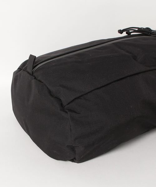 MYSTERY RANCH（ミステリーランチ）の「MYSTERY RANCH URBAN ASSAULT18 ミステリーランチ アーバンアサルト 18L バックパック（バックパック/リュック・メンズ・ブラック/ライトブラウン/ピンク/パープル・FREE）」の8枚目の写真