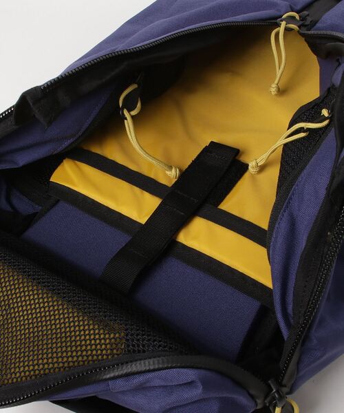 MYSTERY RANCH（ミステリーランチ）の「MYSTERY RANCH URBAN ASSAULT18 ミステリーランチ アーバンアサルト 18L バックパック（バックパック/リュック・メンズ・ブラック/ライトブラウン/ピンク/パープル・FREE）」の21枚目の写真