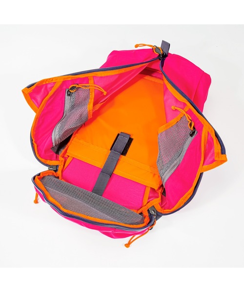 MYSTERY RANCH（ミステリーランチ）の「MYSTERY RANCH URBAN ASSAULT18 ミステリーランチ アーバンアサルト 18L バックパック（バックパック/リュック・メンズ・ブラック/ライトブラウン/ピンク/パープル・FREE）」の19枚目の写真