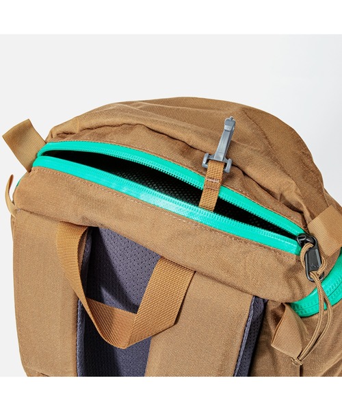 MYSTERY RANCH（ミステリーランチ）の「MYSTERY RANCH URBAN ASSAULT18 ミステリーランチ アーバンアサルト 18L バックパック（バックパック/リュック・メンズ・ブラック/ライトブラウン/ピンク/パープル・FREE）」の16枚目の写真