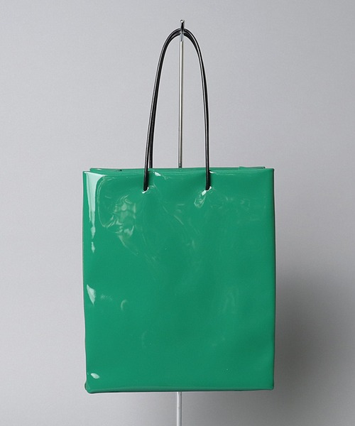 UNKNOWN PRODUCTS(アンノウンプロダクツ)の「【 UNKNOWN PRODUCTS / アンノウンプロダクツ 】 ENAMEL PAPER BAG / エナメルペーパーバッグ(トートバッグ・レディース・レッド/グリーン・FREE)」の1枚目の写真