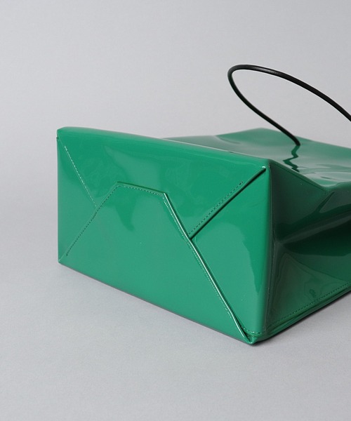 UNKNOWN PRODUCTS(アンノウンプロダクツ)の「【 UNKNOWN PRODUCTS / アンノウンプロダクツ 】 ENAMEL PAPER BAG / エナメルペーパーバッグ(トートバッグ・レディース・レッド/グリーン・FREE)」の9枚目の写真