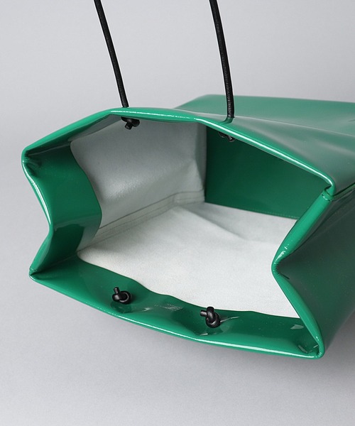 UNKNOWN PRODUCTS(アンノウンプロダクツ)の「【 UNKNOWN PRODUCTS / アンノウンプロダクツ 】 ENAMEL PAPER BAG / エナメルペーパーバッグ(トートバッグ・レディース・レッド/グリーン・FREE)」の12枚目の写真