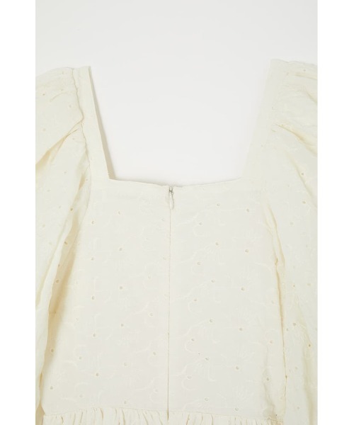 MOUSSY（マウジー）の「EYELET FLARE ドレス（ワンピース・レディース・オフホワイト/ブラック/ライトベージュ・2/1）」の9枚目の写真