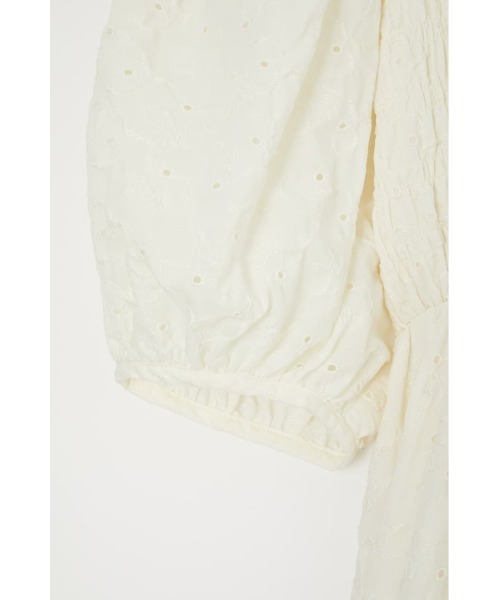 MOUSSY（マウジー）の「EYELET FLARE ドレス（ワンピース・レディース・オフホワイト/ブラック/ライトベージュ・2/1）」の13枚目の写真