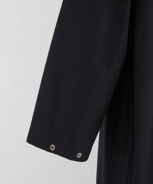 LOEFF（ロエフ）の「＜LOEFF（ロエフ）＞TC カルゼ テントライン ロングコート（ステンカラーコート・レディース・ネイビー/イエロー・0/1）」の17枚目の写真