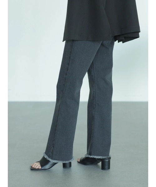 rem closet（レムクローゼット）の「フレアカラーデニム（デニムパンツ・レディース・ブラック/ホワイト・0/1）」の5枚目の写真