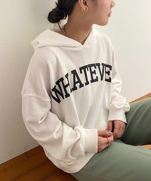 andme（アンドミー）の「バックスリットミニ裏毛スウェットパーカートップス（パーカー・レディース・チャコールグレー/ブラック/アイボリー/モカ/グレイッシュベージュ・M）」の2枚目の写真