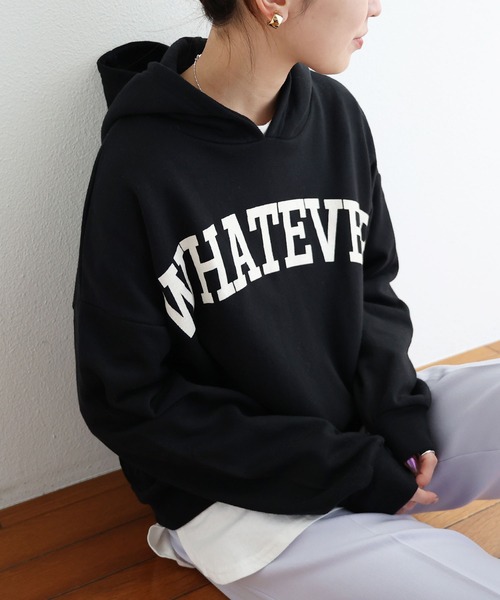 andme（アンドミー）の「バックスリットミニ裏毛スウェットパーカートップス（パーカー・レディース・チャコールグレー/ブラック/アイボリー/モカ/グレイッシュベージュ・M）」の3枚目の写真