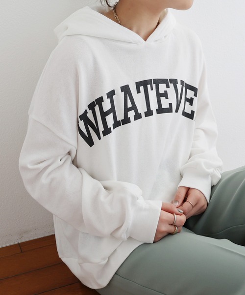 andme（アンドミー）の「バックスリットミニ裏毛スウェットパーカートップス（パーカー・レディース・チャコールグレー/ブラック/アイボリー/モカ/グレイッシュベージュ・M）」の6枚目の写真