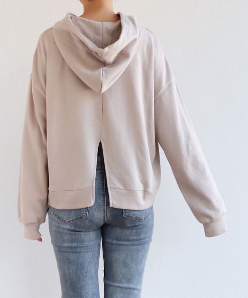 andme（アンドミー）の「バックスリットミニ裏毛スウェットパーカートップス（パーカー・レディース・チャコールグレー/ブラック/アイボリー/モカ/グレイッシュベージュ・M）」の16枚目の写真