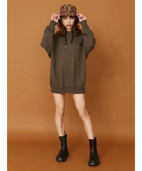 EVRIS（エヴリス）の「SUNNYピグメントオーバーサイズフーディー（パーカー・レディース・ブラック/パープル/アイボリー・FREE）」の4枚目の写真