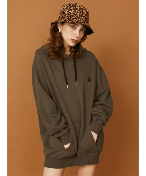 EVRIS（エヴリス）の「SUNNYピグメントオーバーサイズフーディー（パーカー・レディース・ブラック/パープル/アイボリー・FREE）」の6枚目の写真