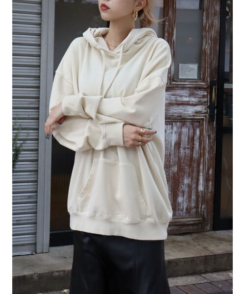 EVRIS（エヴリス）の「SUNNYピグメントオーバーサイズフーディー（パーカー・レディース・ブラック/パープル/アイボリー・FREE）」の10枚目の写真