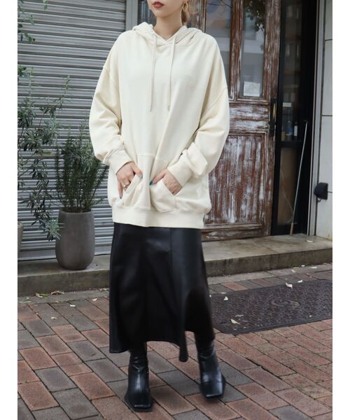 EVRIS（エヴリス）の「SUNNYピグメントオーバーサイズフーディー（パーカー・レディース・ブラック/パープル/アイボリー・FREE）」の13枚目の写真