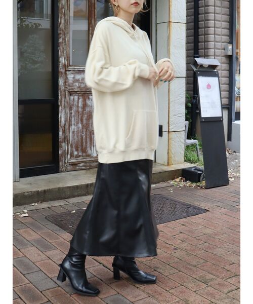 EVRIS（エヴリス）の「SUNNYピグメントオーバーサイズフーディー（パーカー・レディース・ブラック/パープル/アイボリー・FREE）」の16枚目の写真