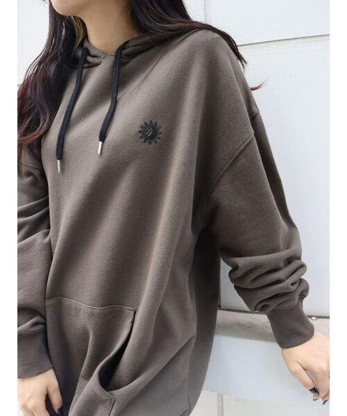 EVRIS（エヴリス）の「SUNNYピグメントオーバーサイズフーディー（パーカー・レディース・ブラック/パープル/アイボリー・FREE）」の19枚目の写真