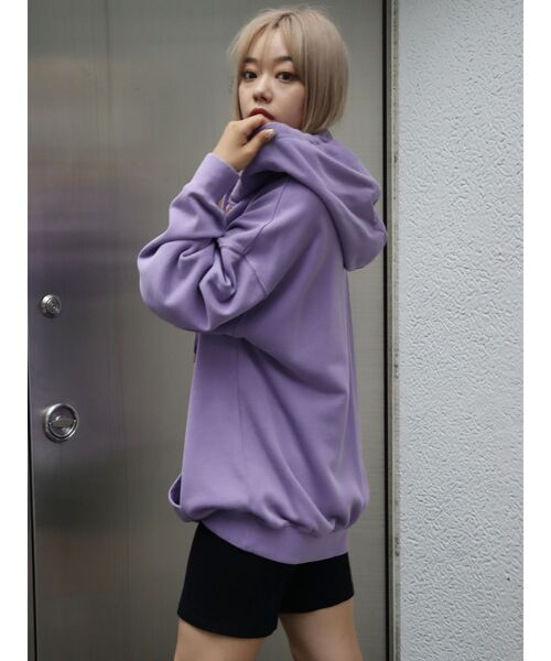 EVRIS（エヴリス）の「SUNNYピグメントオーバーサイズフーディー（パーカー・レディース・ブラック/パープル/アイボリー・FREE）」の21枚目の写真