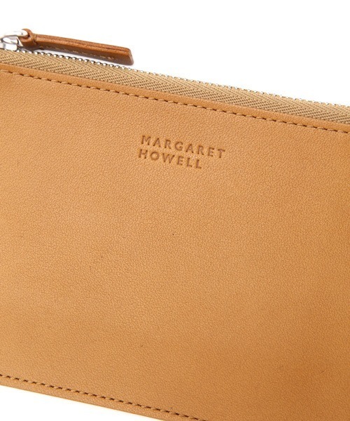 MARGARET HOWELL（マーガレットハウエル）の「OILED LEATHER（ポーチ・レディース・オリーブドラブ/ライトブラウン・FREE）」の4枚目の写真