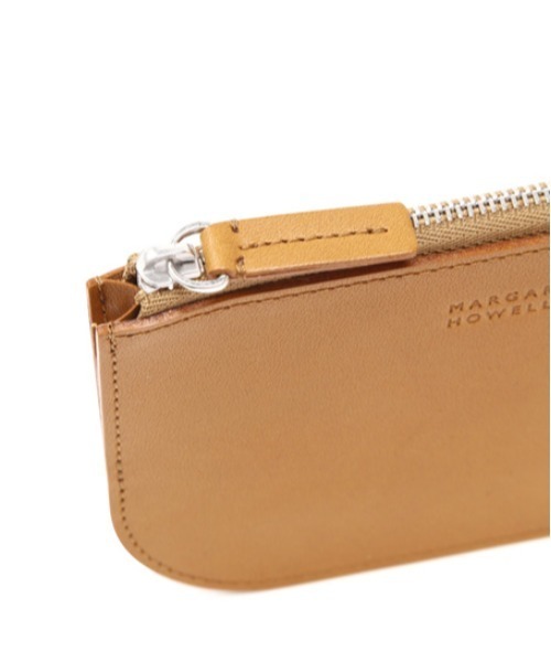 MARGARET HOWELL（マーガレットハウエル）の「OILED LEATHER（ポーチ・レディース・オリーブドラブ/ライトブラウン・FREE）」の5枚目の写真