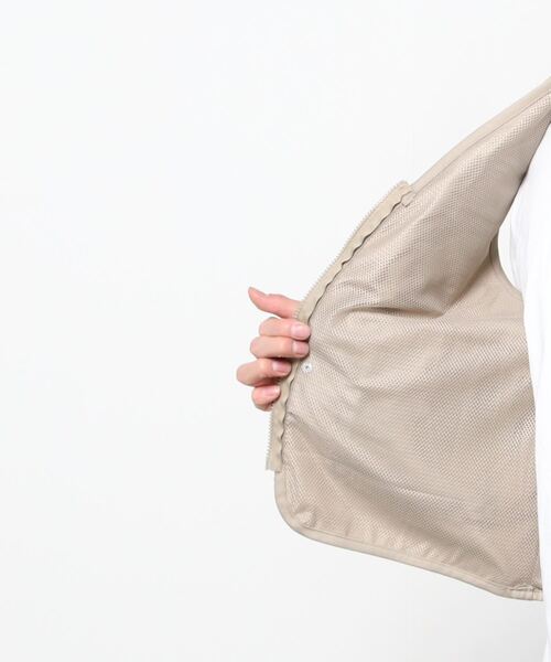 Salong hameu(サロン ハミュー)の「多ポケットのフィッシングベスト メンズ レディース(ベスト・メンズ・チャコールグレー/ベージュ/カーキ・M/L/XL)」の12枚目の写真