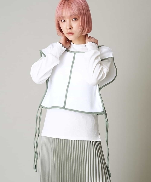 A de a.v.v（アードアー・ヴェ・ヴェ）の「配色レザーニットベスト（ニット/セーター・レディース・ホワイト/ブラック/クリーム・39）」の2枚目の写真