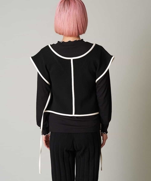 A de a.v.v（アードアー・ヴェ・ヴェ）の「配色レザーニットベスト（ニット/セーター・レディース・ホワイト/ブラック/クリーム・39）」の14枚目の写真