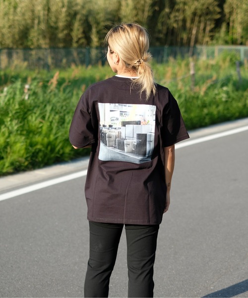 NO COFFEE（ノーコーヒー）の「【FRUIT OF THE LOOM/フルーツオブザルーム】x NO COFFEE スーパープレミアムプリント マグプリントBK（Tシャツ/カットソー・メンズ・ブラック・LL/M/L）」の3枚目の写真