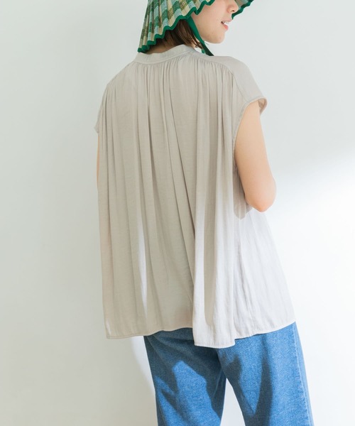 URBAN RESEARCH（アーバンリサーチ）の「2WAY割繊ギャザーブラウス（シャツ/ブラウス・レディース・ネイビー/グリーン/ベージュ系その他・FREE）」の19枚目の写真