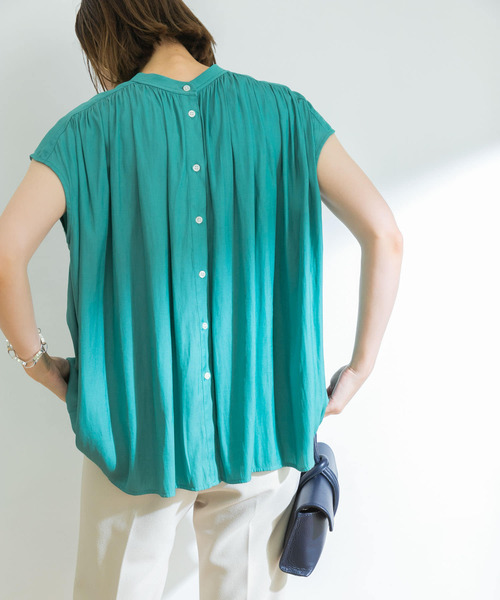 URBAN RESEARCH（アーバンリサーチ）の「2WAY割繊ギャザーブラウス（シャツ/ブラウス・レディース・ネイビー/グリーン/ベージュ系その他・FREE）」の6枚目の写真