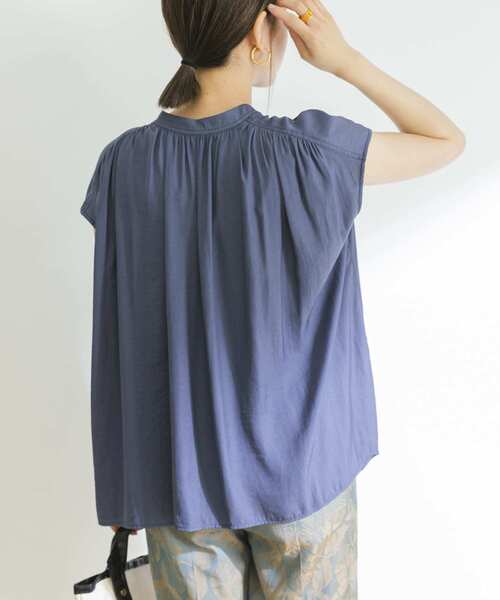 URBAN RESEARCH（アーバンリサーチ）の「2WAY割繊ギャザーブラウス（シャツ/ブラウス・レディース・ネイビー/グリーン/ベージュ系その他・FREE）」の13枚目の写真