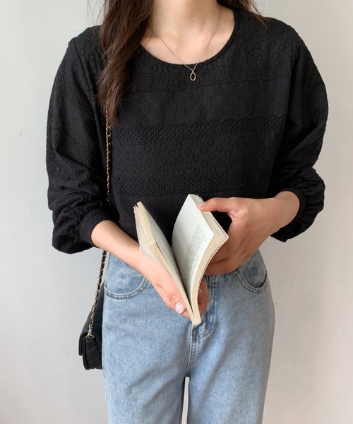 Diosfront（ディオスフロント）の「カットワーク刺繍ボリュウームスリーブブラウス（シャツ/ブラウス・レディース・ホワイト/ブラック・M/L）」の2枚目の写真
