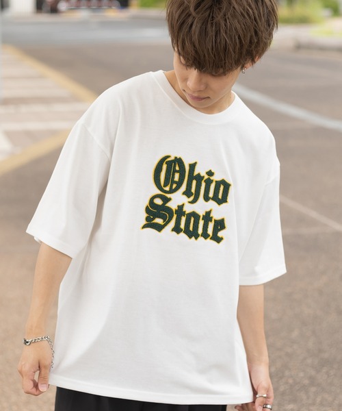 SlashDate(スラッシュデイト)の「カレッジロゴサガラ刺繍クルーネックTシャツ/オールドイングリッシュ/ビッグシルエット/古着風(Tシャツ/カットソー・レディース・ホワイト/ブラック/ネイビー/グリーン/ブルー・M/L/XL)」の18枚目の写真