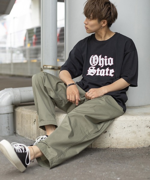 SlashDate(スラッシュデイト)の「カレッジロゴサガラ刺繍クルーネックTシャツ/オールドイングリッシュ/ビッグシルエット/古着風(Tシャツ/カットソー・レディース・ホワイト/ブラック/ネイビー/グリーン/ブルー・M/L/XL)」の22枚目の写真