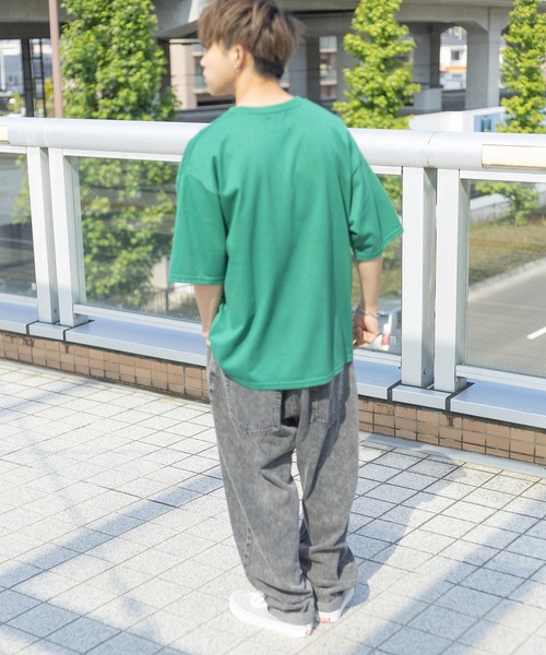 SlashDate(スラッシュデイト)の「カレッジロゴサガラ刺繍クルーネックTシャツ/オールドイングリッシュ/ビッグシルエット/古着風(Tシャツ/カットソー・レディース・ホワイト/ブラック/ネイビー/グリーン/ブルー・M/L/XL)」の19枚目の写真