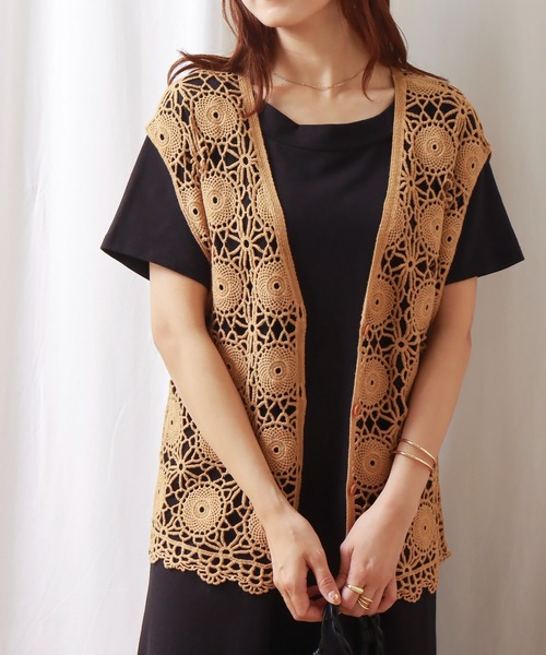 libelle more（リベル モア）の「かぎ針風透かし柄ベスト（ベスト・レディース・ブラック/アイボリー/モカ・M/L）」の3枚目の写真