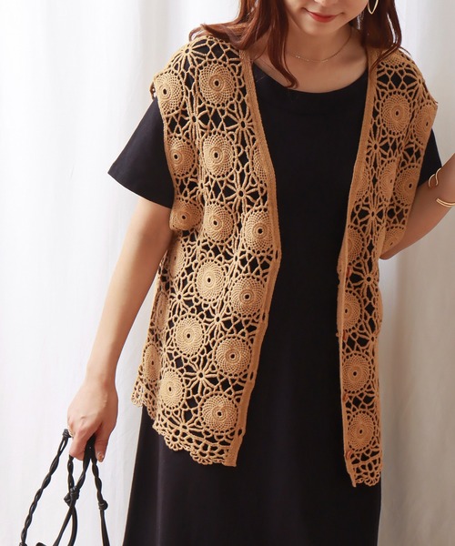 libelle more（リベル モア）の「かぎ針風透かし柄ベスト（ベスト・レディース・ブラック/アイボリー/モカ・M/L）」の19枚目の写真