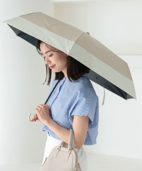KOBE LETTUCE(コウベレタス)の「晴雨兼用UVカットバイカラーミニ折りたたみ傘(折りたたみ傘・レディース・グレイッシュベージュ/ブラック/ベージュ/グリーン・FREE)」の2枚目の写真