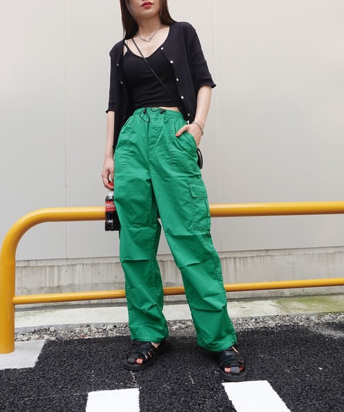 CORNERS（コーナーズ）の「イージーカーゴパンツ（カーゴパンツ・レディース・ブラック/オフホワイト/カーキ/ブルー/グリーン/レッド/アイボリー・M/L）」の5枚目の写真