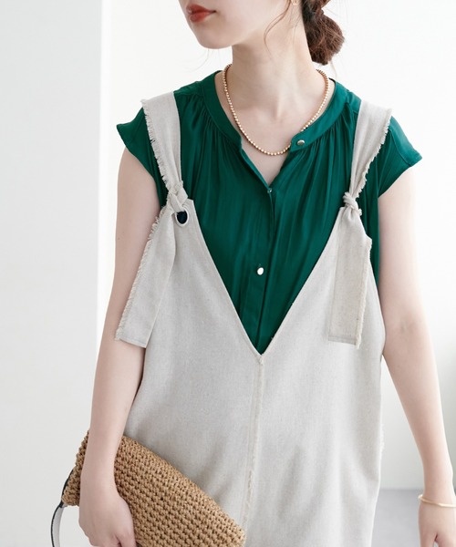 natural couture(ナチュラルクチュール)の「リバイバルアイテム/WEB限定カラーあり/とろみサテン金釦ギャザーブラウス(シャツ/ブラウス・レディース・オフホワイト/その他1/ピンクベージュ/サックスブルー/グリーン/その他2/ピンク/その他4・FREE)」の14枚目の写真