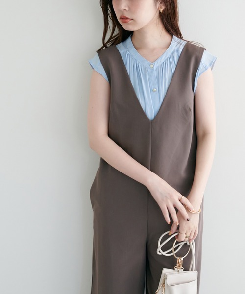 natural couture(ナチュラルクチュール)の「リバイバルアイテム/WEB限定カラーあり/とろみサテン金釦ギャザーブラウス(シャツ/ブラウス・レディース・オフホワイト/その他1/ピンクベージュ/サックスブルー/グリーン/その他2/ピンク/その他4・FREE)」の18枚目の写真
