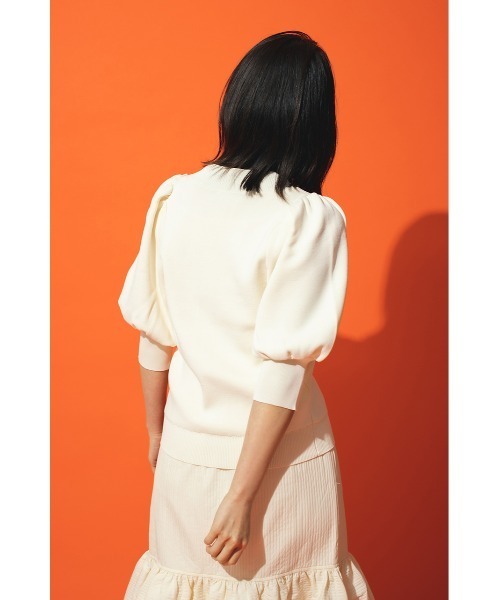 LILIDIA(リリディア)の「Big ButtonsニットカーデTOP(ニット/セーター・レディース・アイボリー/ピンク/ブラック・MEDIUM/SMALL)」の19枚目の写真