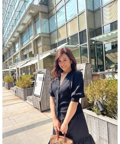 LILIDIA(リリディア)の「Big ButtonsニットカーデTOP(ニット/セーター・レディース・アイボリー/ピンク/ブラック・MEDIUM/SMALL)」の7枚目の写真