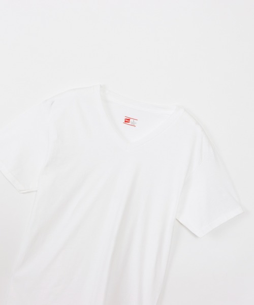 HANES（ヘインズ）の「【Hanes/ヘインズ】メンズ 魂シリーズ【2枚組】ビジカジ魂 VネックTシャツ（Tシャツ/カットソー・メンズ・ホワイト/ブラック・MEDIUM/LARGE/X-LARGE）」の4枚目の写真