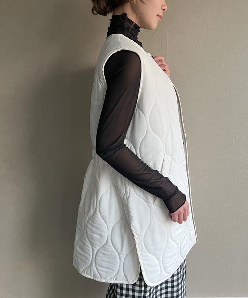 junoah(ジュノア)の「キルティングベスト(ベスト・レディース・カーキ/アイボリー/ブラック・MEDIUM/LARGE)」の6枚目の写真