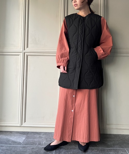junoah(ジュノア)の「キルティングベスト(ベスト・レディース・カーキ/アイボリー/ブラック・MEDIUM/LARGE)」の18枚目の写真