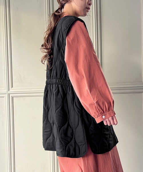 junoah(ジュノア)の「キルティングベスト(ベスト・レディース・カーキ/アイボリー/ブラック・MEDIUM/LARGE)」の19枚目の写真