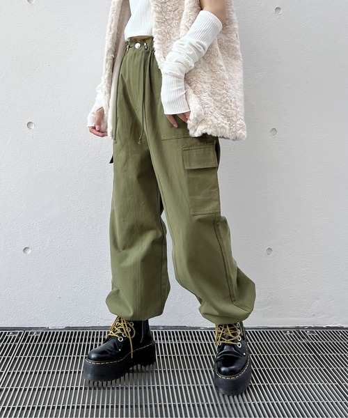 one way（ワンウェイ）の「カーゴポケットパンツ（カーゴパンツ・レディース・ホワイト/ブラック/ダークグリーン・FREE）」の4枚目の写真