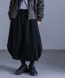 『変形コクーンニットスカート』