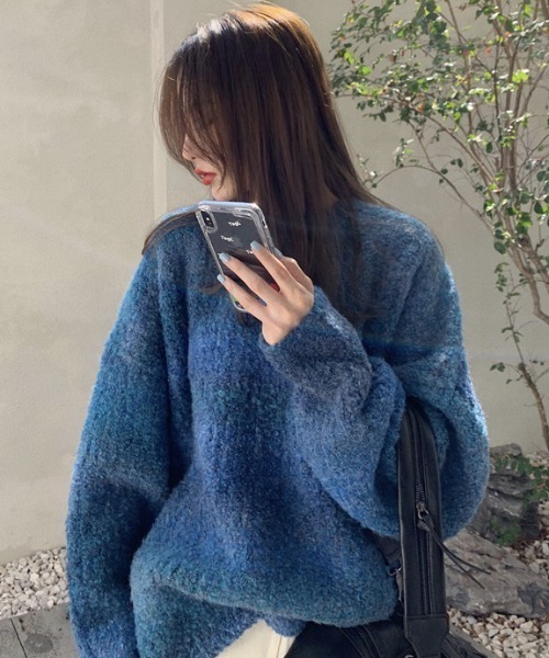.KOM（ドットコム）の「『.KOM/ドットケーオーエム』グラデーションブークレルーズフィットニット【Y】【CN】（ニット/セーター・レディース・カーキ/グレー/ブルー/パープル・FREE）」の17枚目の写真